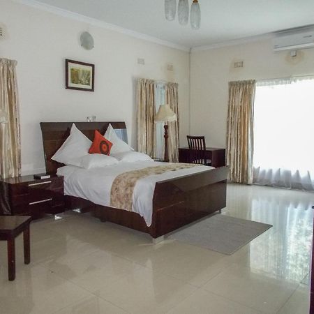 Waterfalls Hotel ลุซากา ภายนอก รูปภาพ