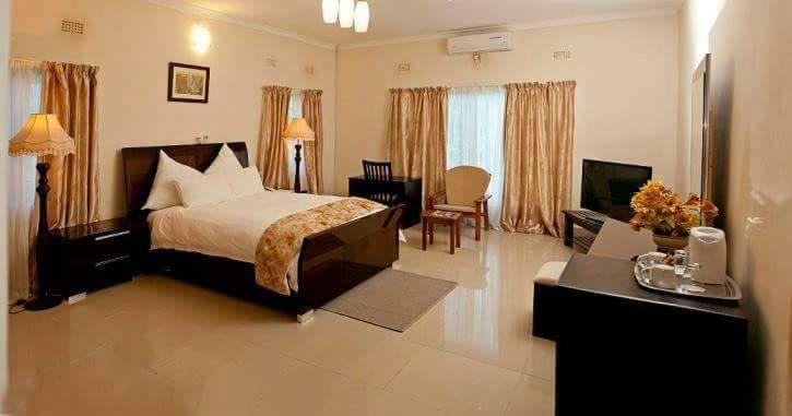 Waterfalls Hotel ลุซากา ภายนอก รูปภาพ